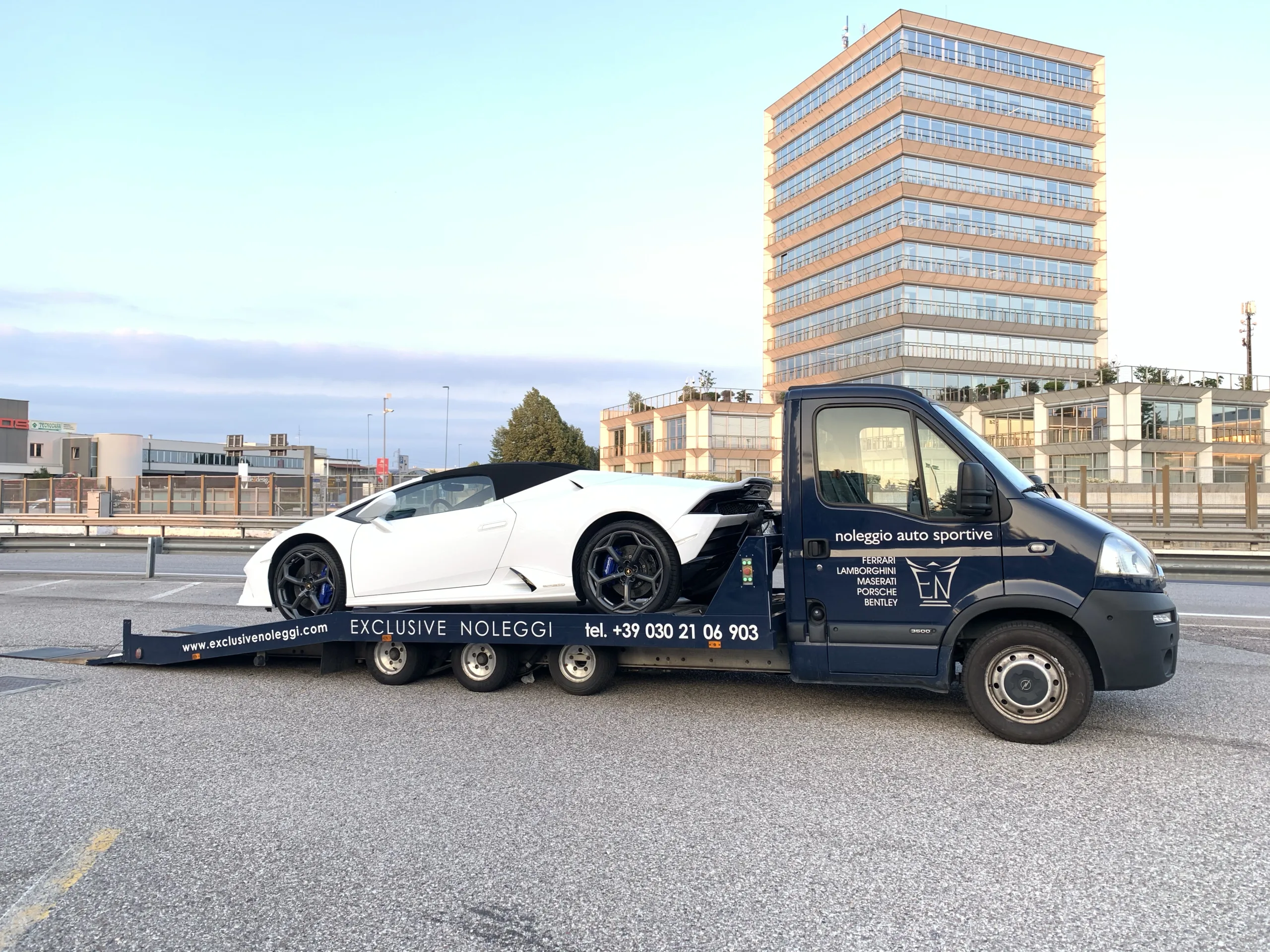IMG_9803 Servizio personalizzato di consegna auto sportive a noleggio in Italia