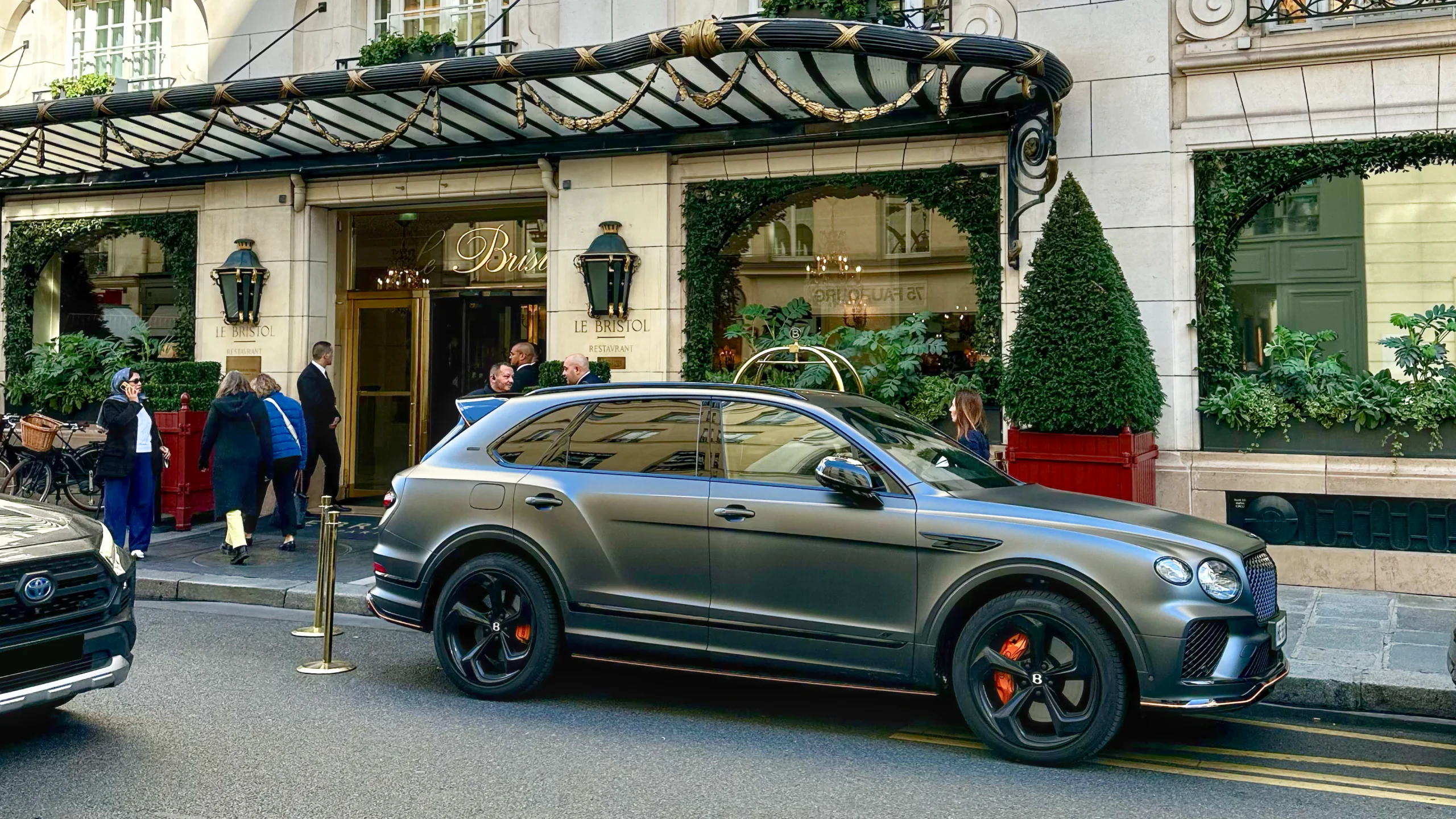 Luxury mobility in Italy with self-drive car and chauffeur service