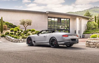 Luxury convertible car rental in Italy for exclusive travel
