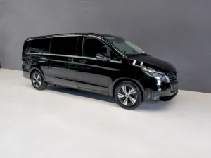 Mercedes-Benz Classe V 220 d Extra Long 8 posti disponibile a noleggio